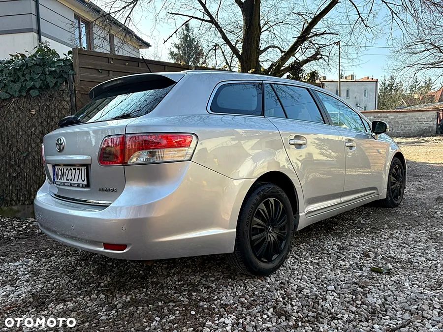 Toyota Avensis 2.0 D-4D - 4