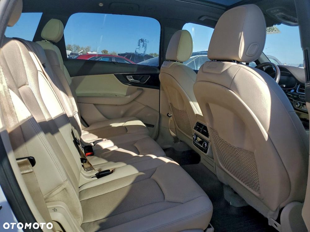 Audi Q7 - 10