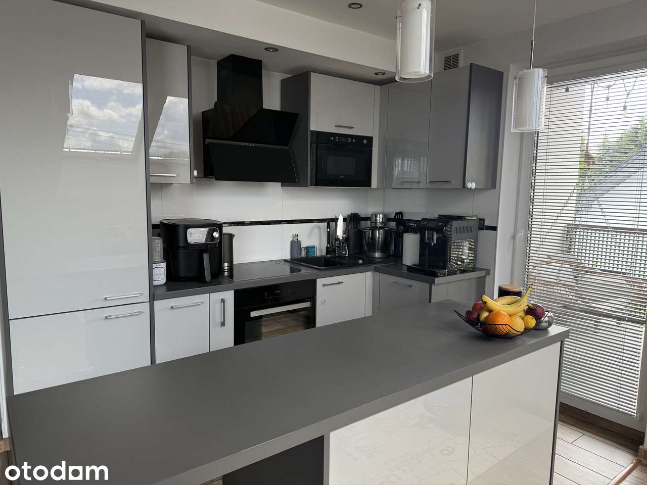 Mieszkanie 82,4 m² + strych 25 m² | 4 miejsca postojowe | klimatyzacja