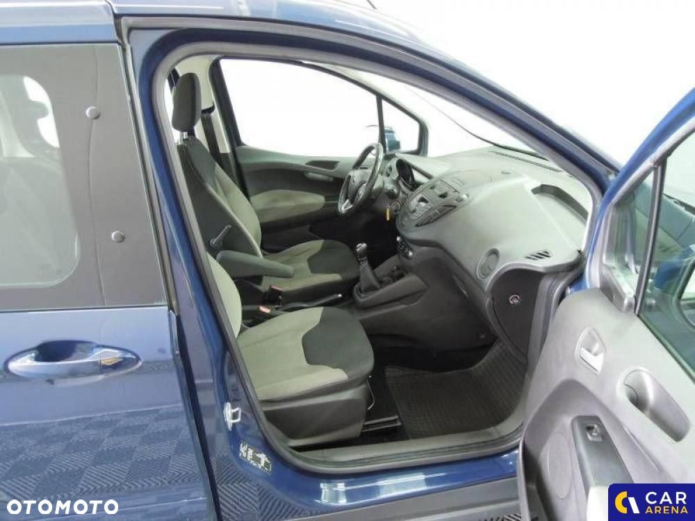 Ford Tourneo Courier - 26