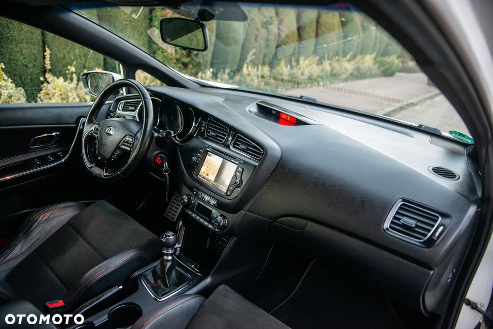 Kia Ceed 1.6 T-GDI GT - 39