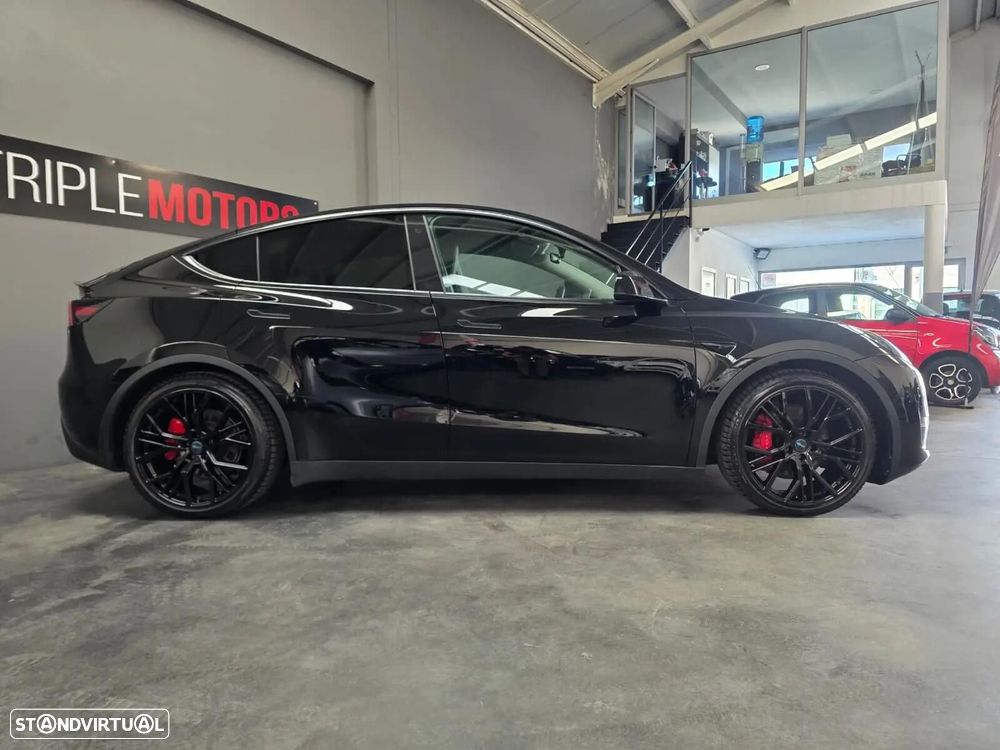 Tesla Model Y Performance Dual Motor AWD - 8