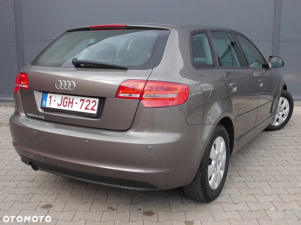 Audi A3 Sportback 1.6 TDI Ambiente - 11