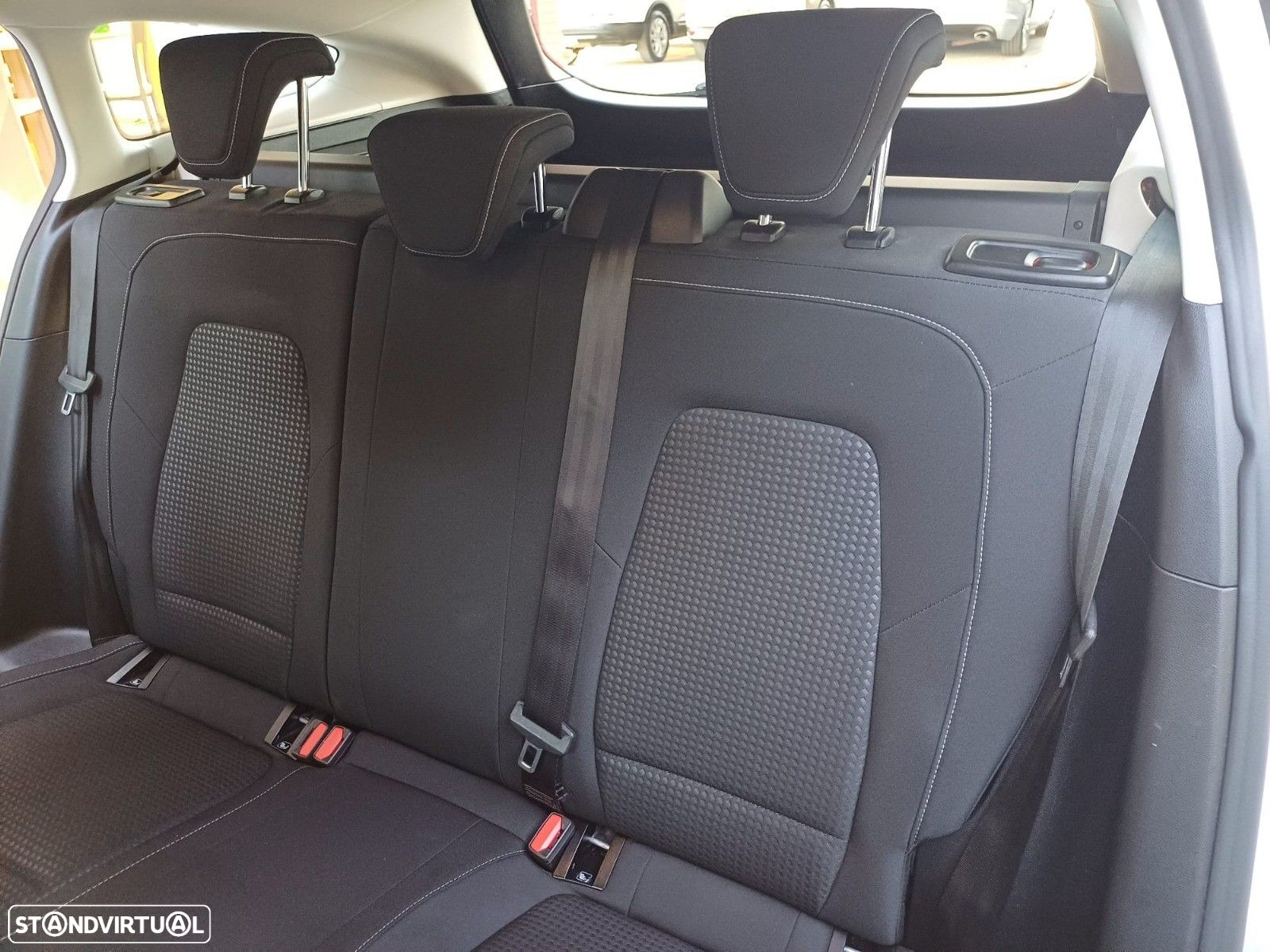 Ford Focus SW - 16