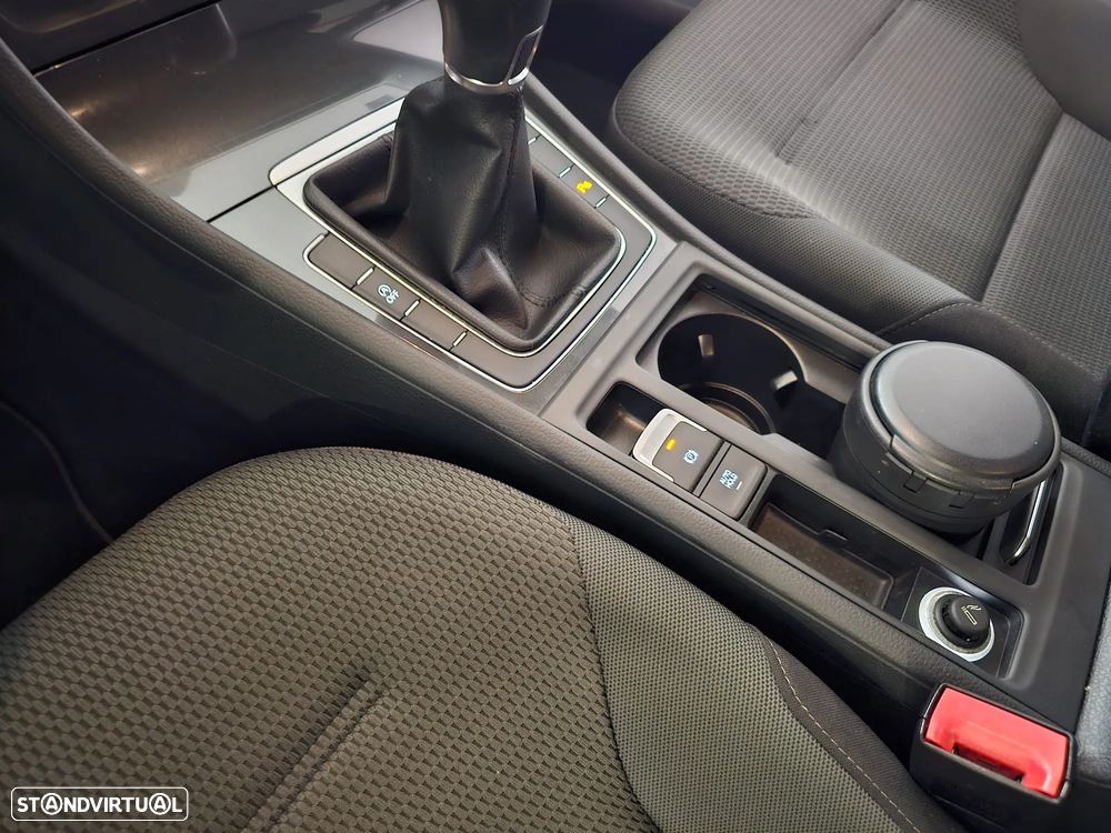 VW Golf Variant 1.0 TSI Confortline - 9