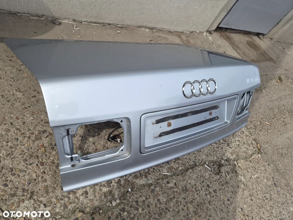Klapa bagażnika Audi A8 D2 LY7M przed liftem - 4