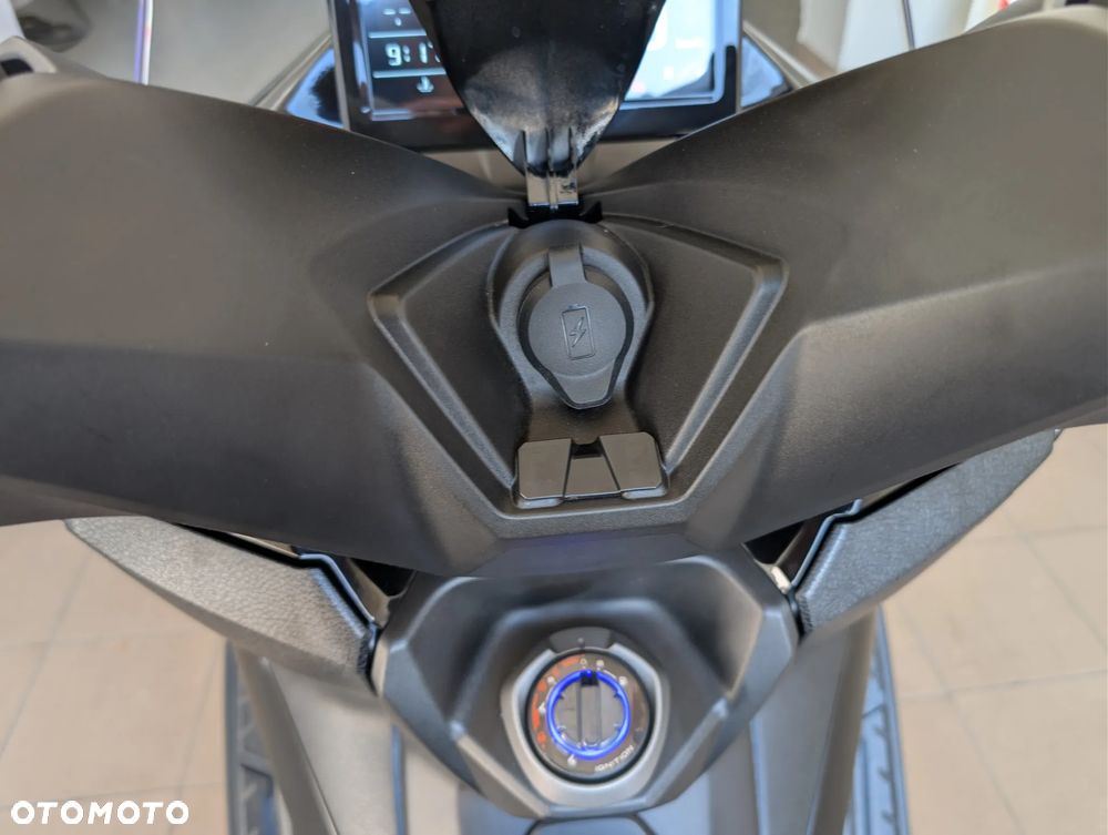 Kymco Downtown - 10