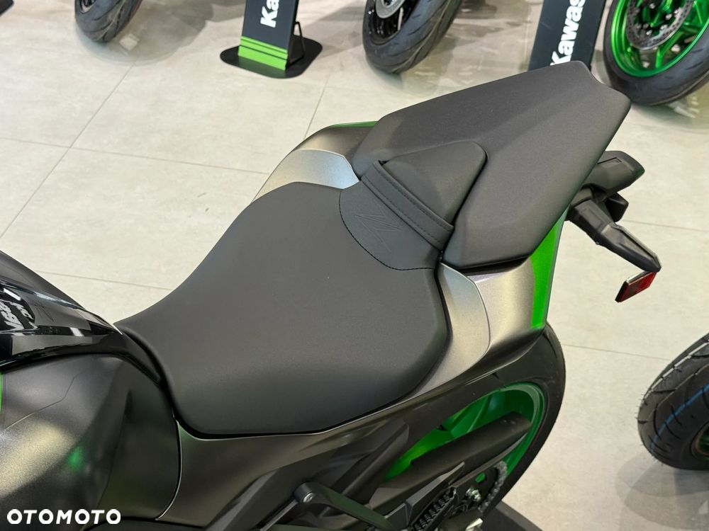 Kawasaki Z - 12
