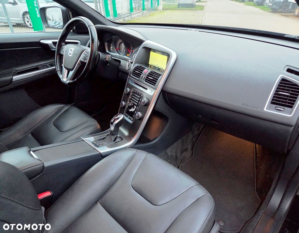 Volvo XC 60 D4 Geartronic Momentum - 31