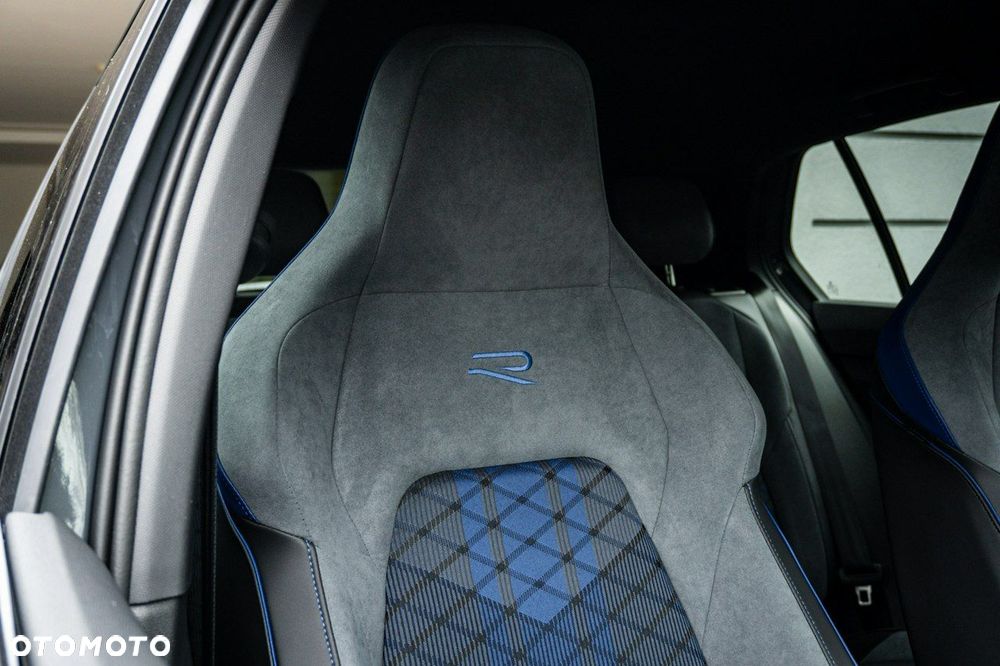 Volkswagen Golf - 16