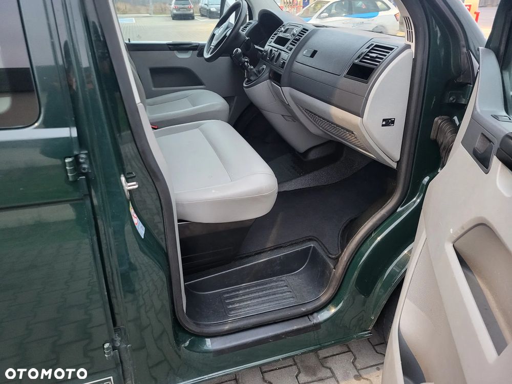 Volkswagen Transporter - 22