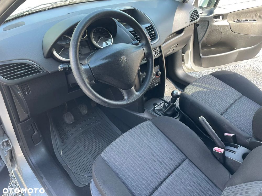 Peugeot 207 1.4 Trendy - 8