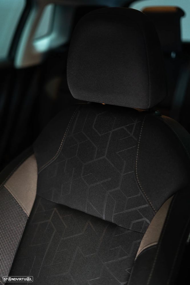 Peugeot 2008 1.2 PureTech Allure - 16