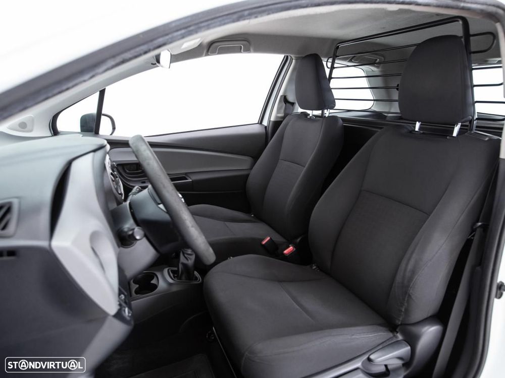 Toyota Yaris bizz 1.4 D-4D AC C/IVA - 8