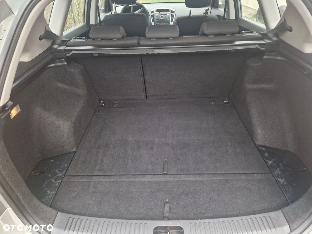 Kia Ceed - 33