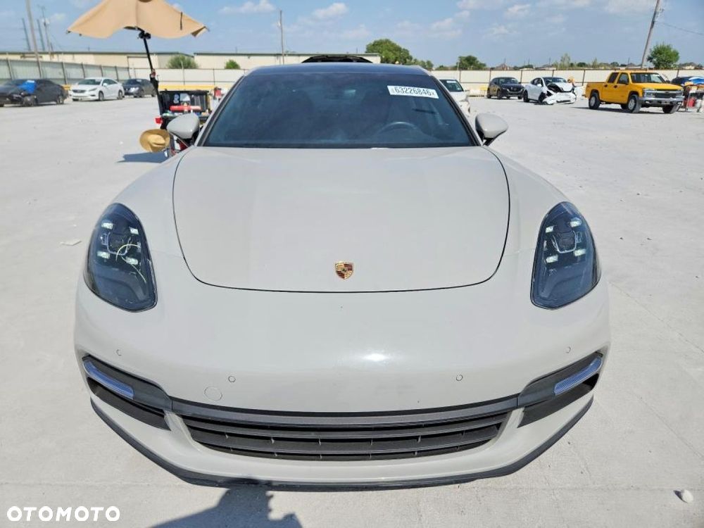 Porsche Panamera - 3
