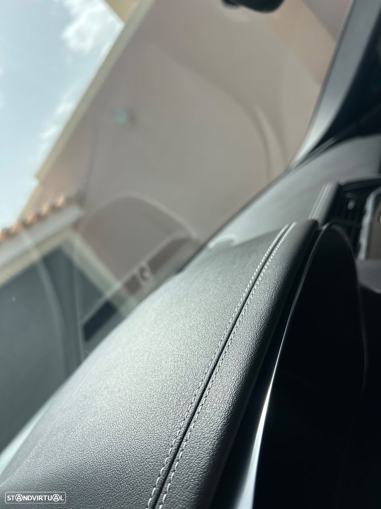 Jaguar E-Pace 1.5 P300e R-Dynamic S AWD Aut. - 29