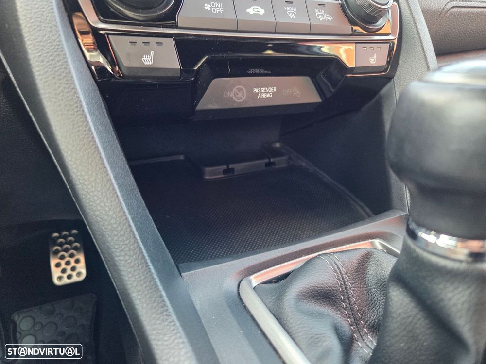 Honda Civic 1.0 i-VTEC Executive - 28