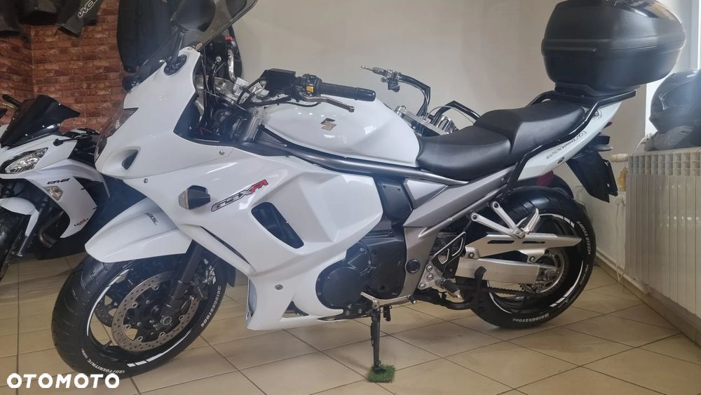 Suzuki GSX - 3