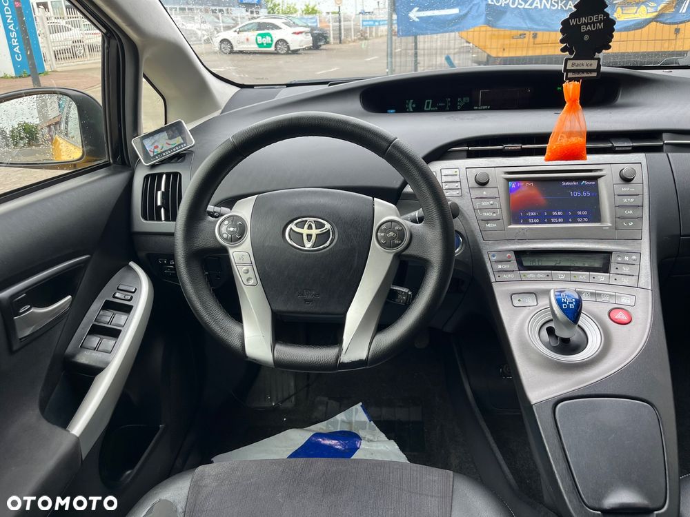 Toyota Prius 1.8 HSD Active - 27