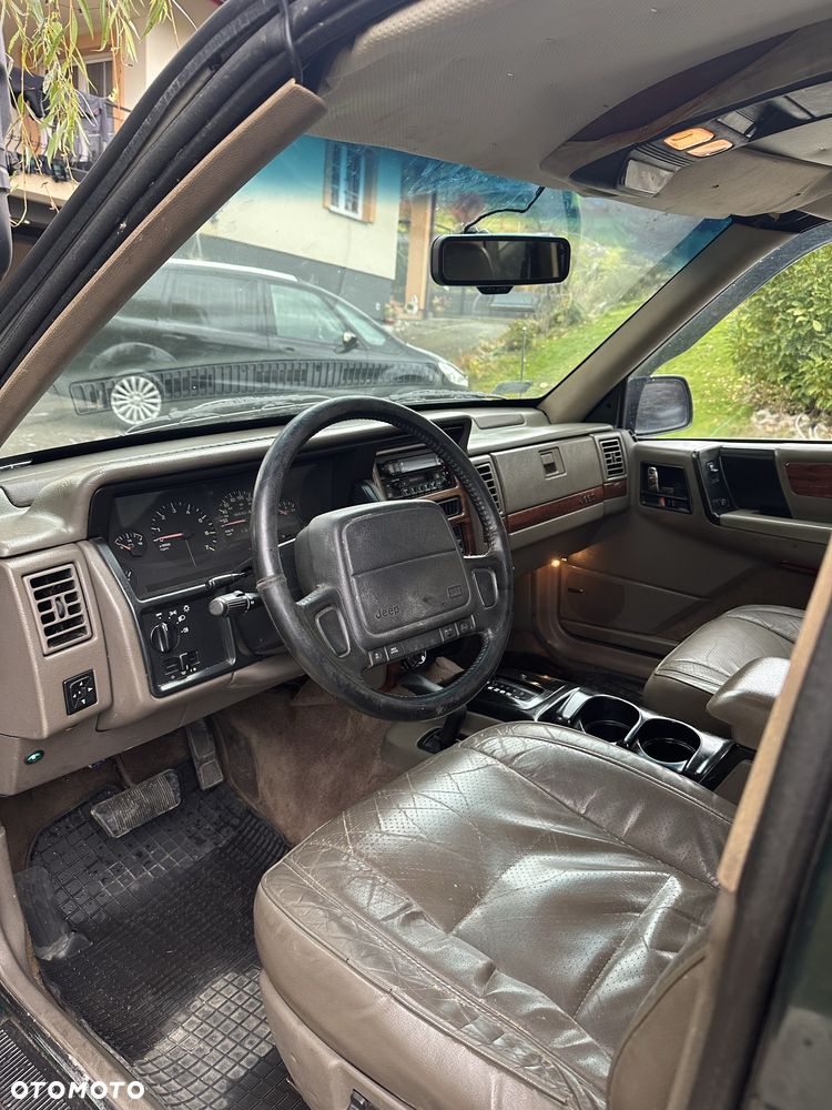 Jeep Grand Cherokee - 8