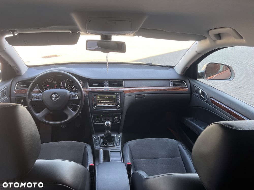 Skoda Superb 2.0 TDI Exclusive - 18