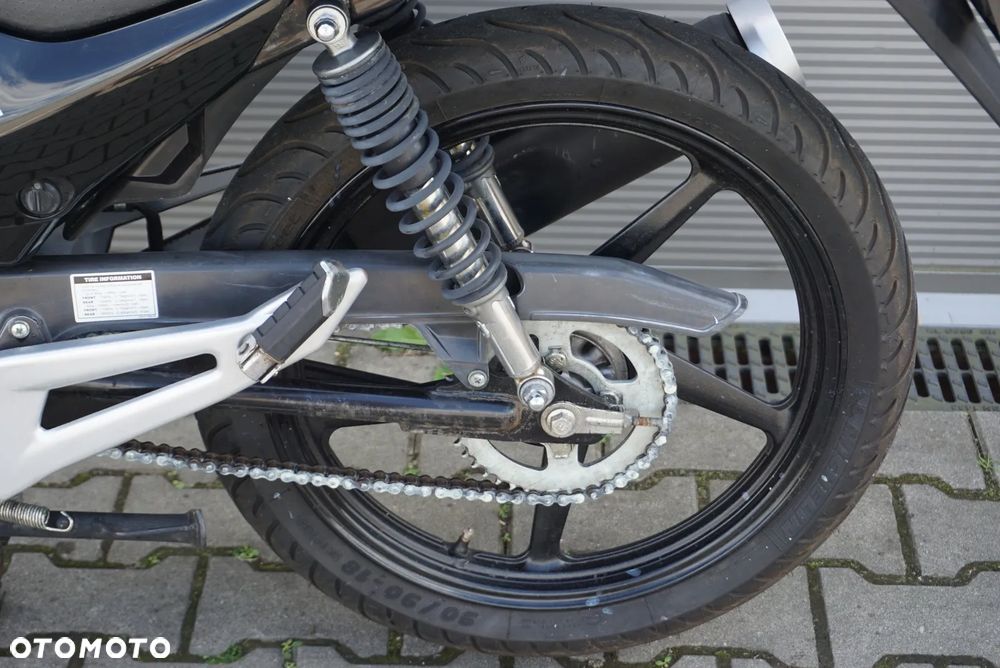 Yamaha YBR - 7