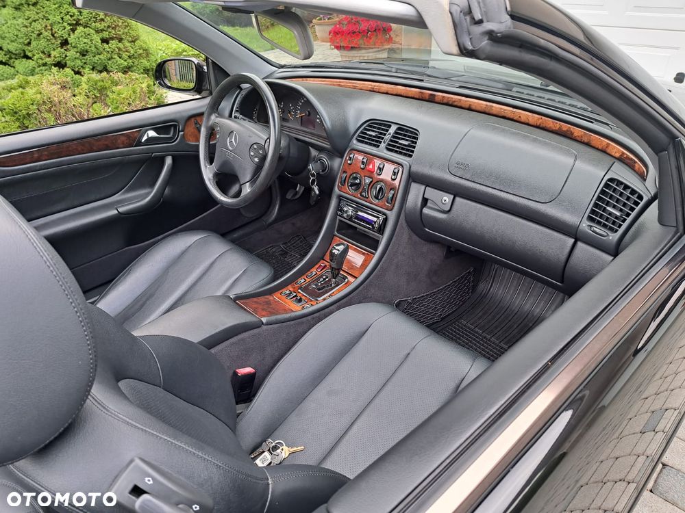 Mercedes-Benz CLK - 8