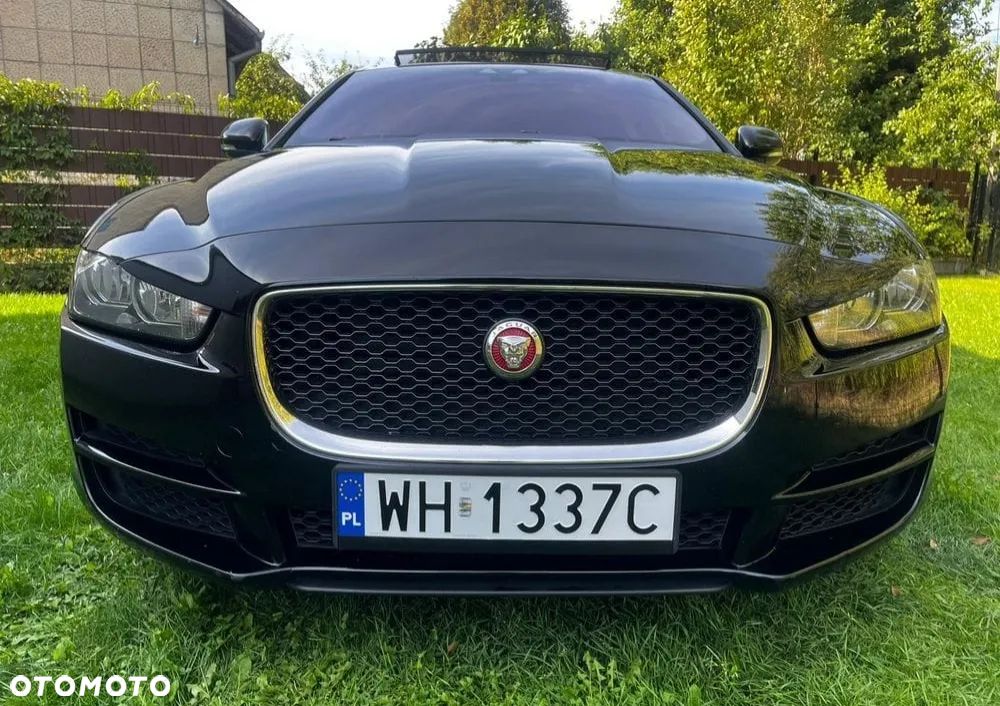 Jaguar XE 25t AWD Pure - 6
