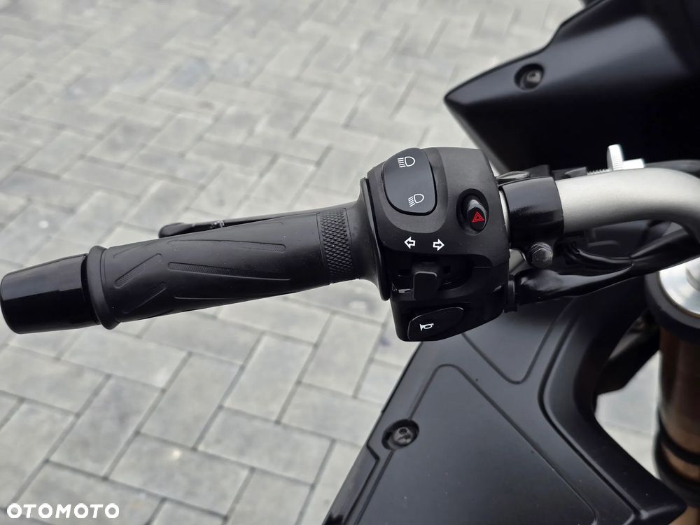 Yamaha FZ8 - 31