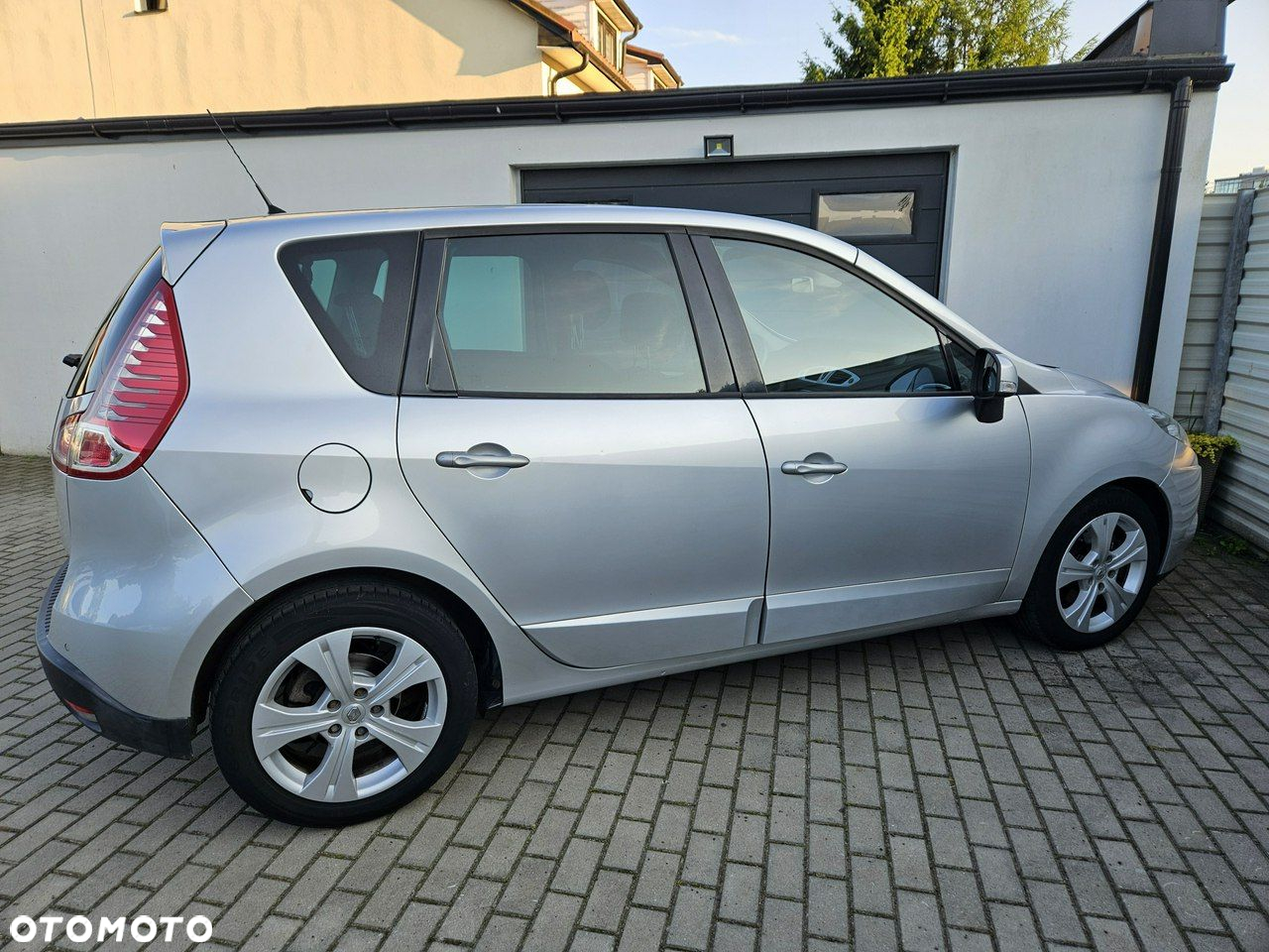 Renault Scenic 1.4 16V TCE Privilege - 4