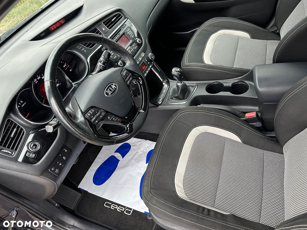 Kia Ceed 1.6 GDI Platinum Edition - 16