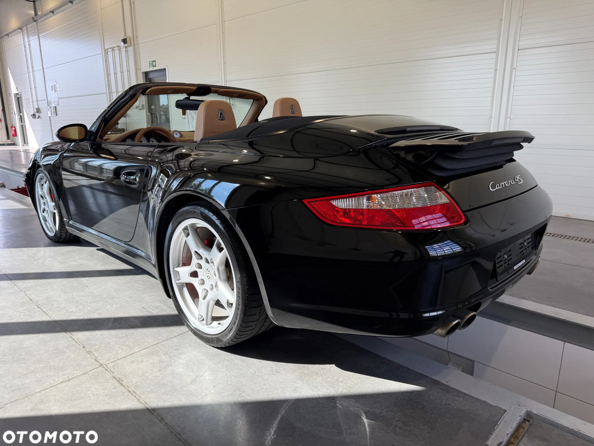 Porsche 911 Carrera 4 S Cabriolet - 5
