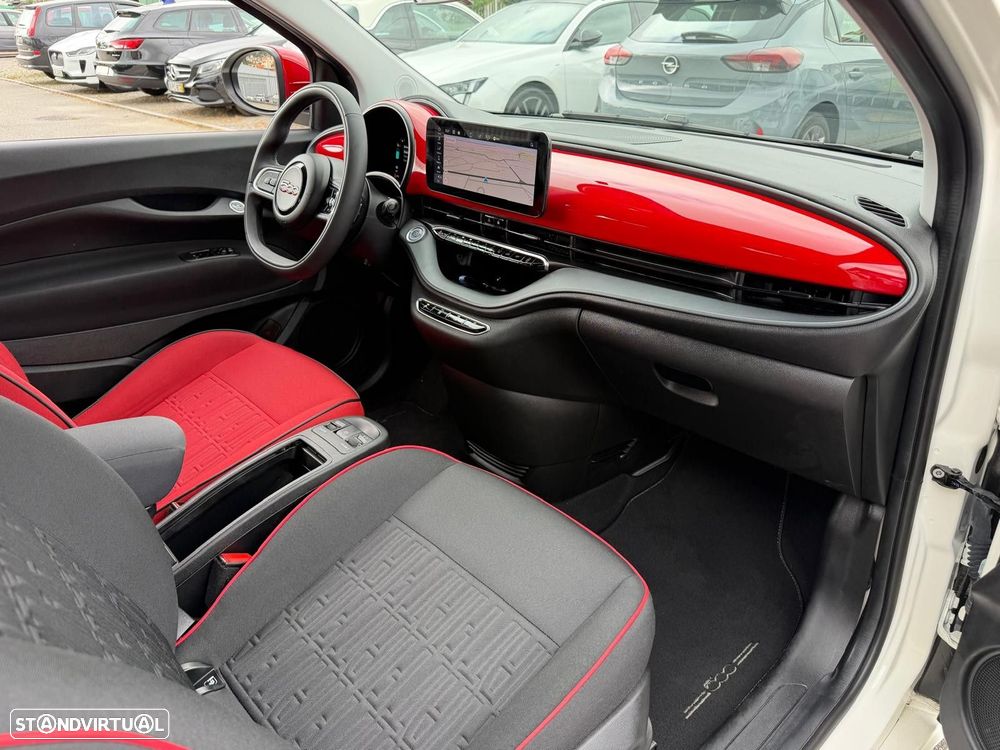 Fiat 500e C (RED) 2.0 - 14