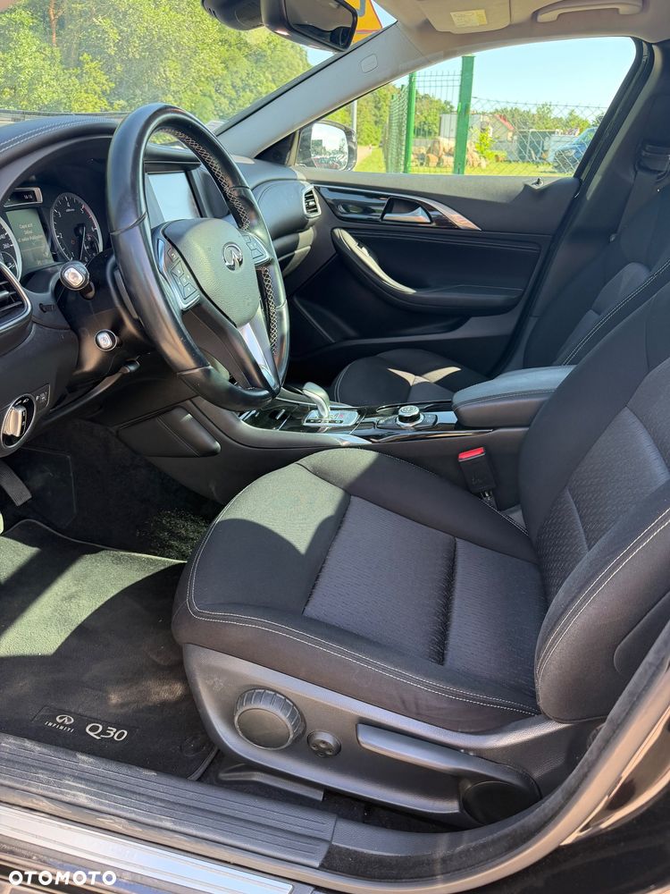 Infiniti QX30 2.2d Premium Tech AWD 7DCT - 6