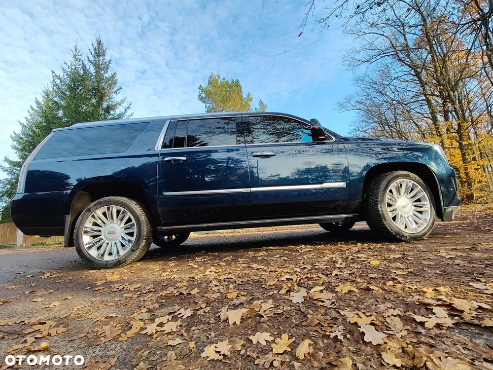 Cadillac Escalade - 2