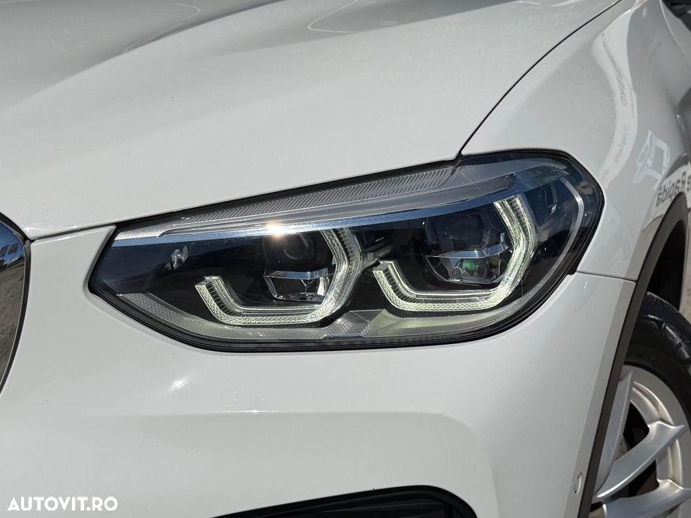 BMW X3 xDrive20i Aut. Advantage - 28