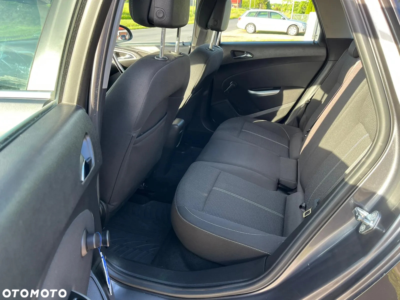 Opel Astra 1.4 Turbo Color Edition - 8