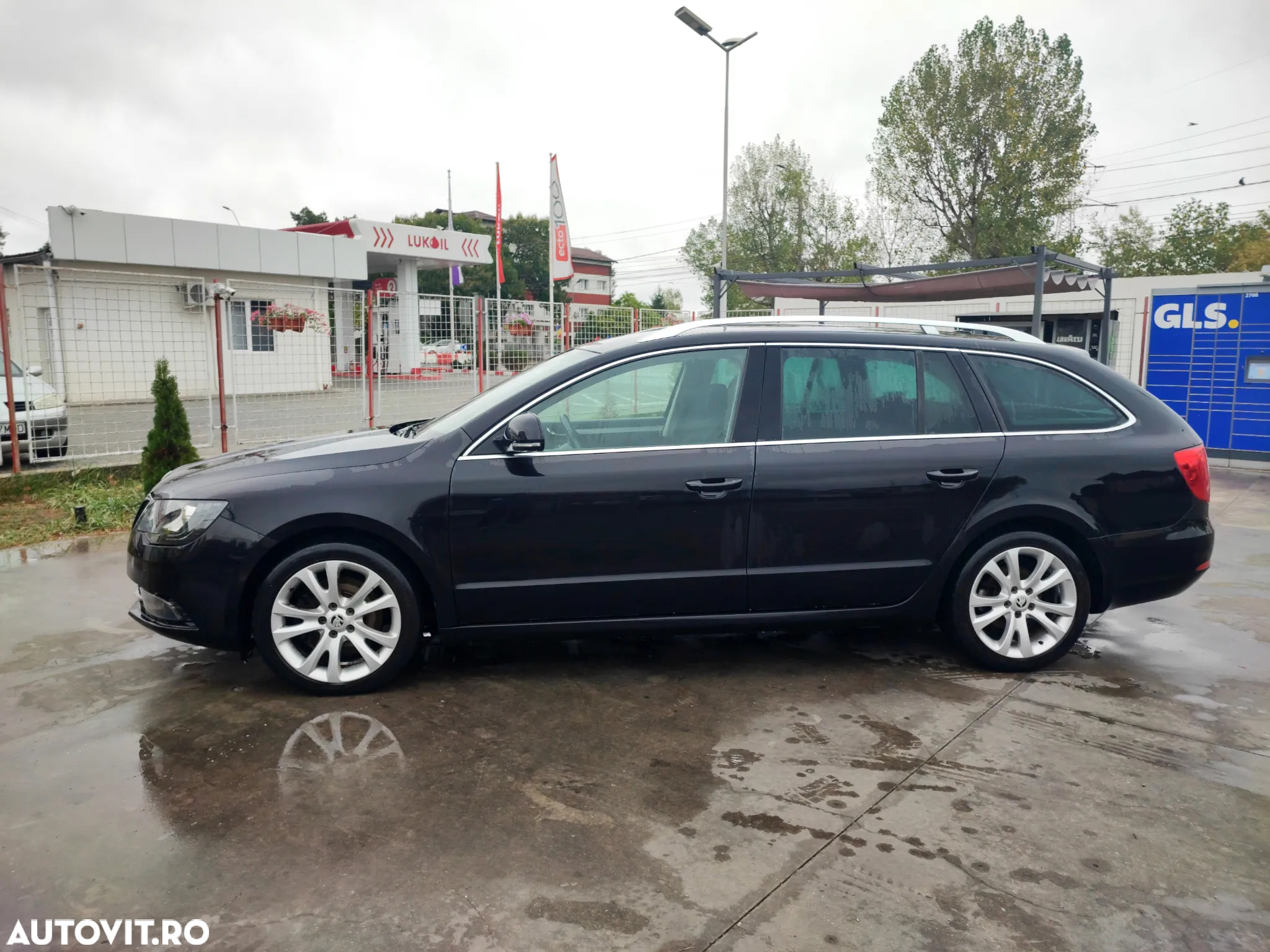 Skoda Superb Combi 2.0 TDI Ambition - 2