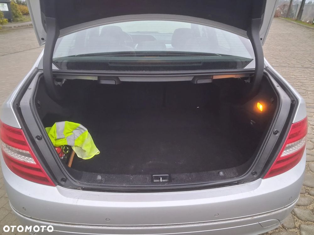 Mercedes-Benz Klasa C 200 (BlueEFFICIENCY) Avantgarde - 7