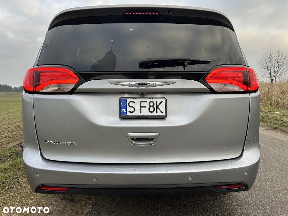 Chrysler Pacifica - 2