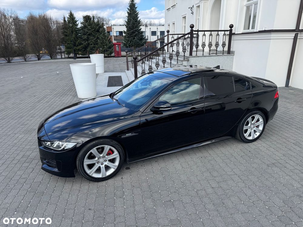 Jaguar XE D200 R-Dynamic SE - 14