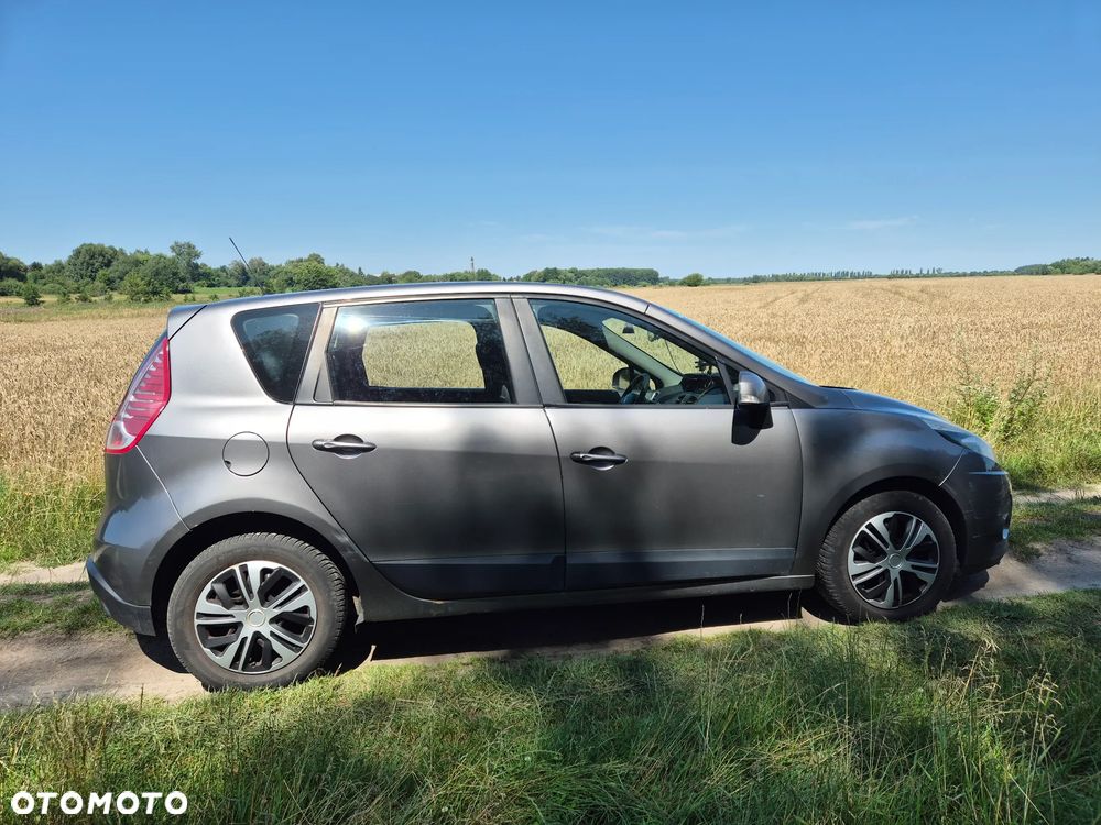 Renault Scenic 1.6dCi Energy Bose Edition - 9