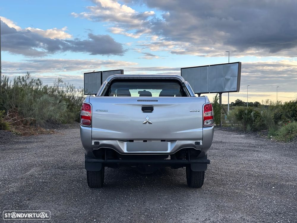 Mitsubishi L200 2.4 DI-D CD Invite 2WD - 30