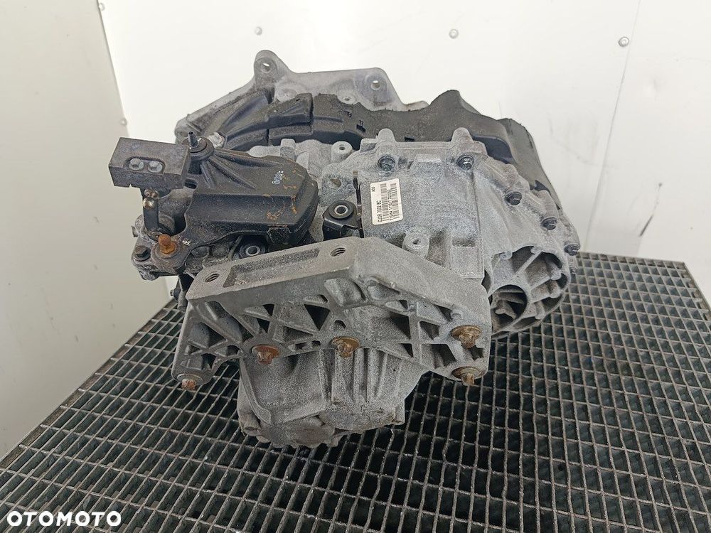 SKRZYNIA BIEGÓW MANUALNA 6 LAND ROVER RANGE ROVER EVOQE GJ3R-7002-BC 2.0 D - 4