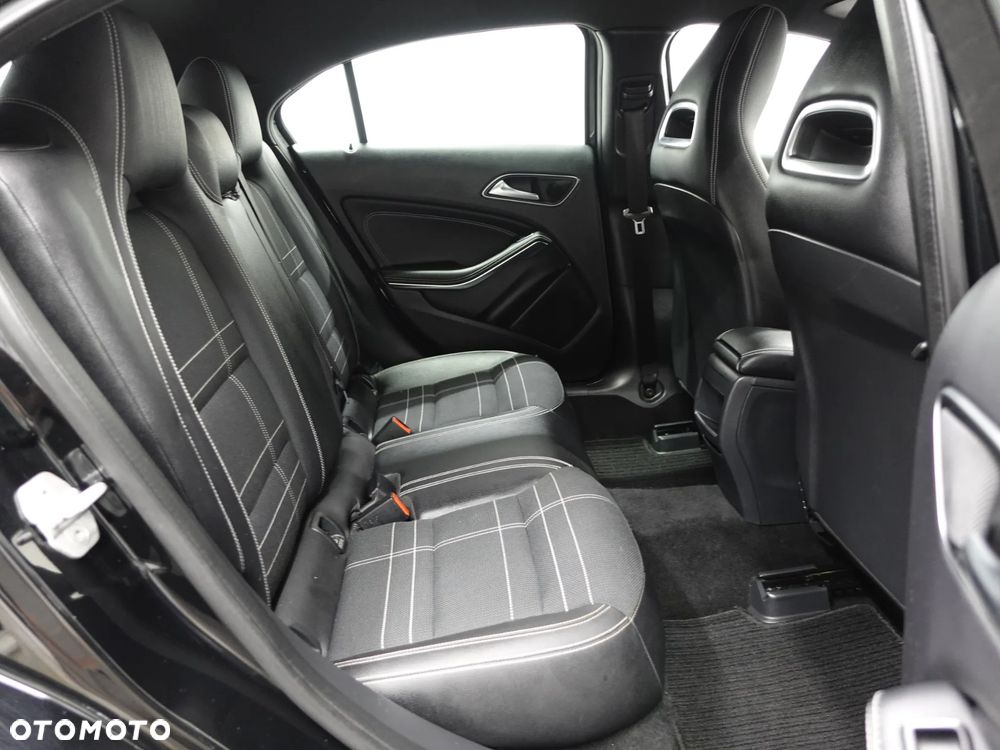 Mercedes-Benz Klasa A 180 (BlueEFFICIENCY) - 25