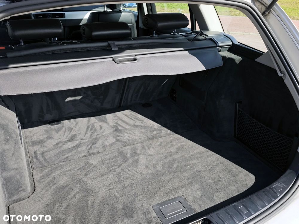BMW Seria 3 318d - 14