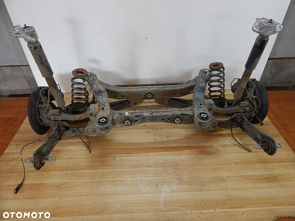 Belka sanki wózek zawieszenia piasta tył Jeep Cherokee KL V 13-18 Łuków części - 1