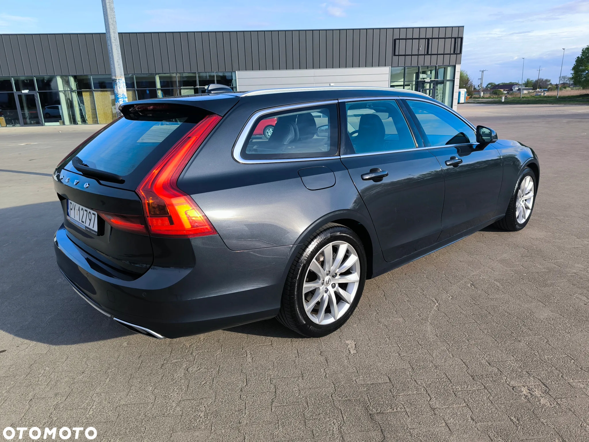 Volvo V90 D4 Geartronic Momentum - 3