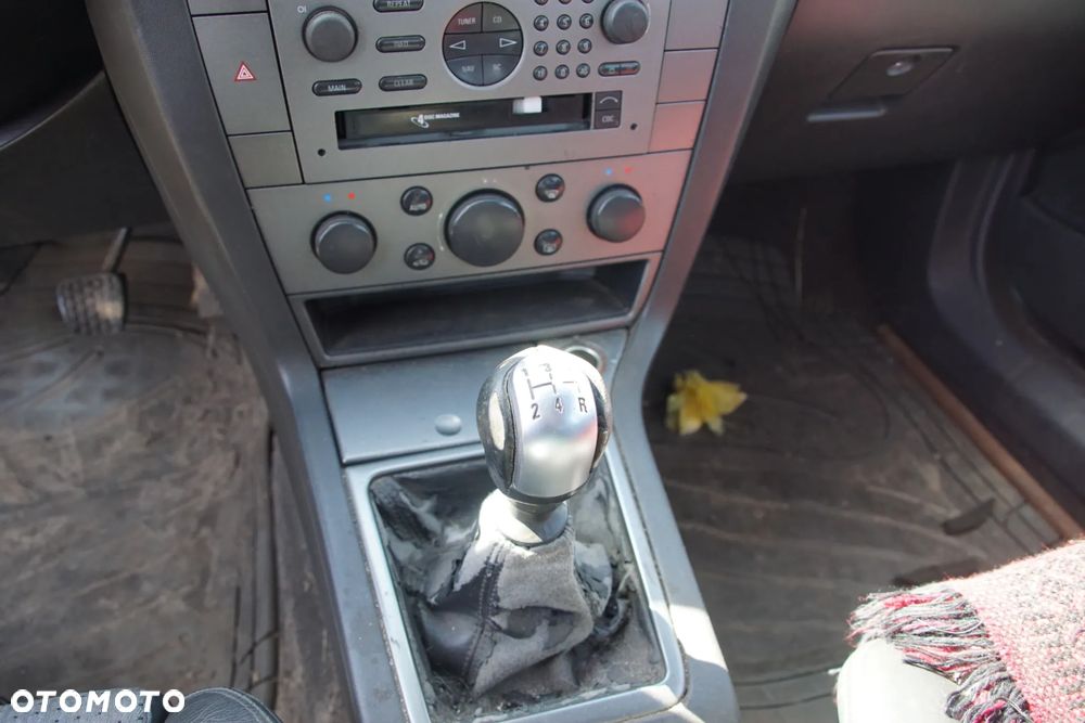 Auto na części - Opel Vectra C 2.2 DTI 125 KM Y22DTR F35 36U 2002R Silnik Skrzynia Drzwi Maska Błotnik Klapa Zderzak Lampa Klamka Lusterko Szyba Deska Kokpit Sterownik Moduł Czujnik Licznik Wyświetlacz Panel Kierownica - 15